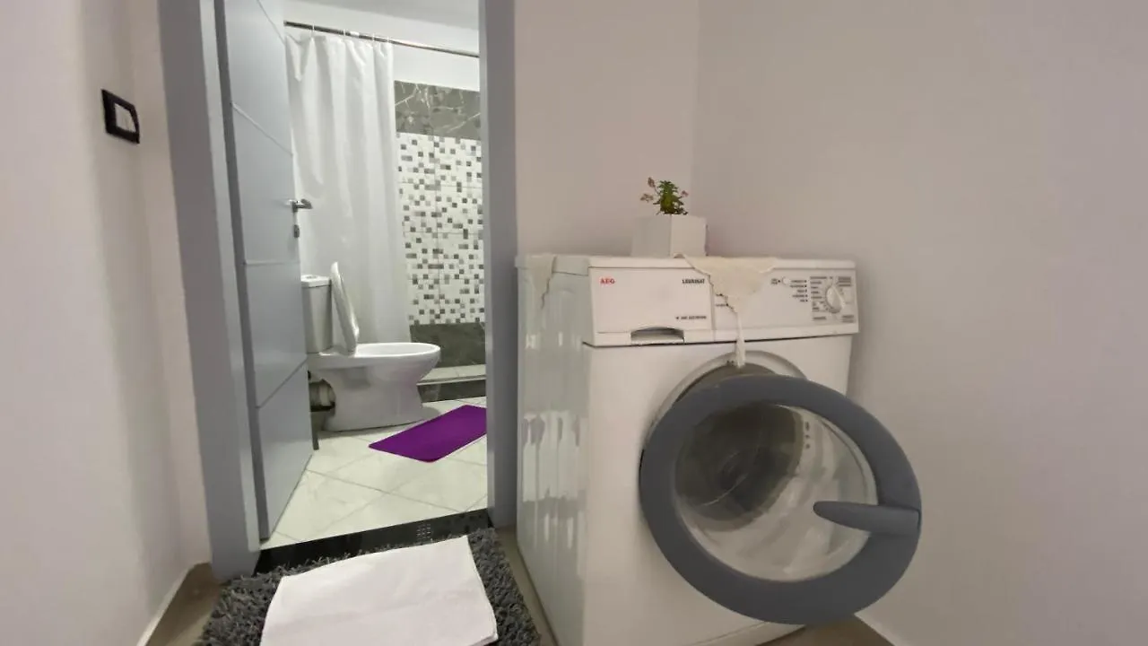 Guest'S Apartament Pogradec 0*,